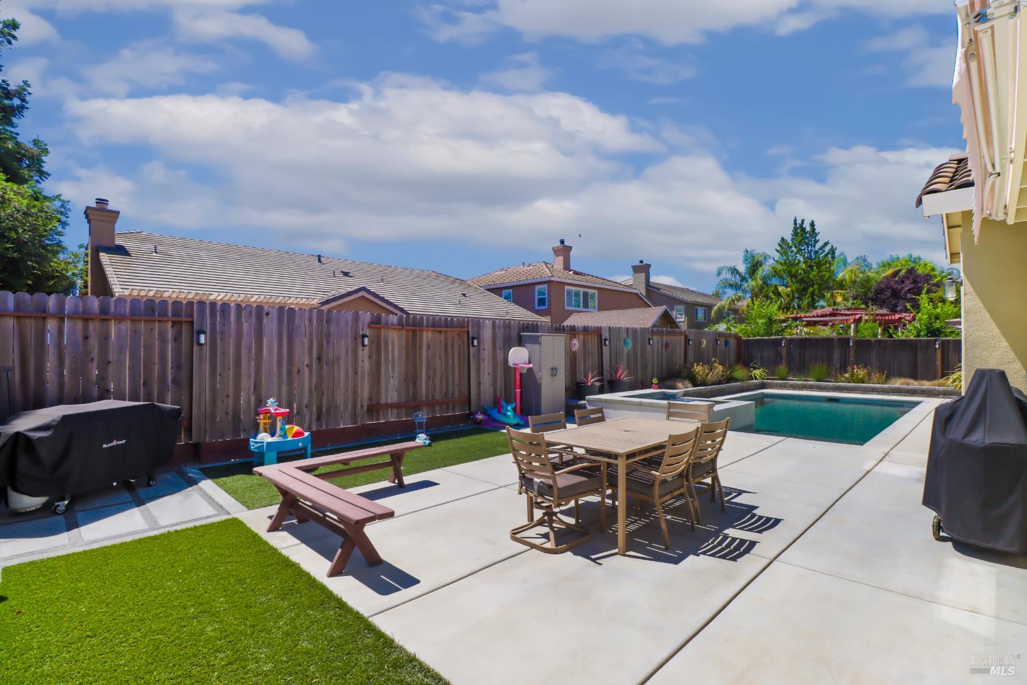 Detail Gallery Image 50 of 58 For 1105 Bello Dr, Dixon,  CA 95620 - 4 Beds | 2/1 Baths