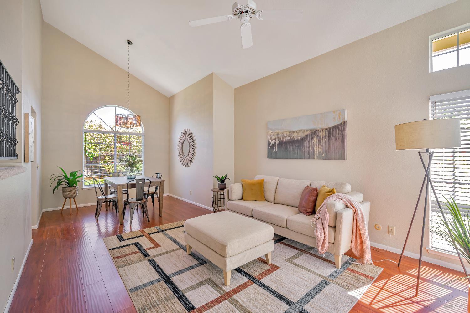 Detail Gallery Image 7 of 46 For 9616 Berkshire Way, Windsor,  CA 95492 - 3 Beds | 2/1 Baths