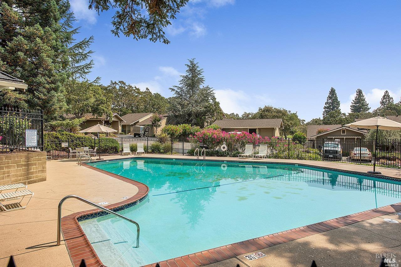 Detail Gallery Image 37 of 47 For 833 Augusta Cir, Napa,  CA 94558 - 2 Beds | 2 Baths