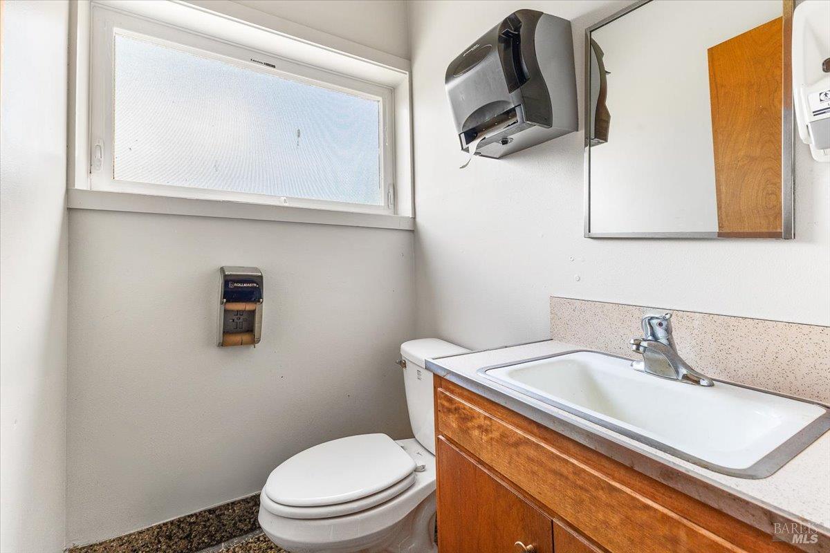 Detail Gallery Image 20 of 40 For 26300 Asti Rd, Cloverdale,  CA 95425 - – Beds | – Baths