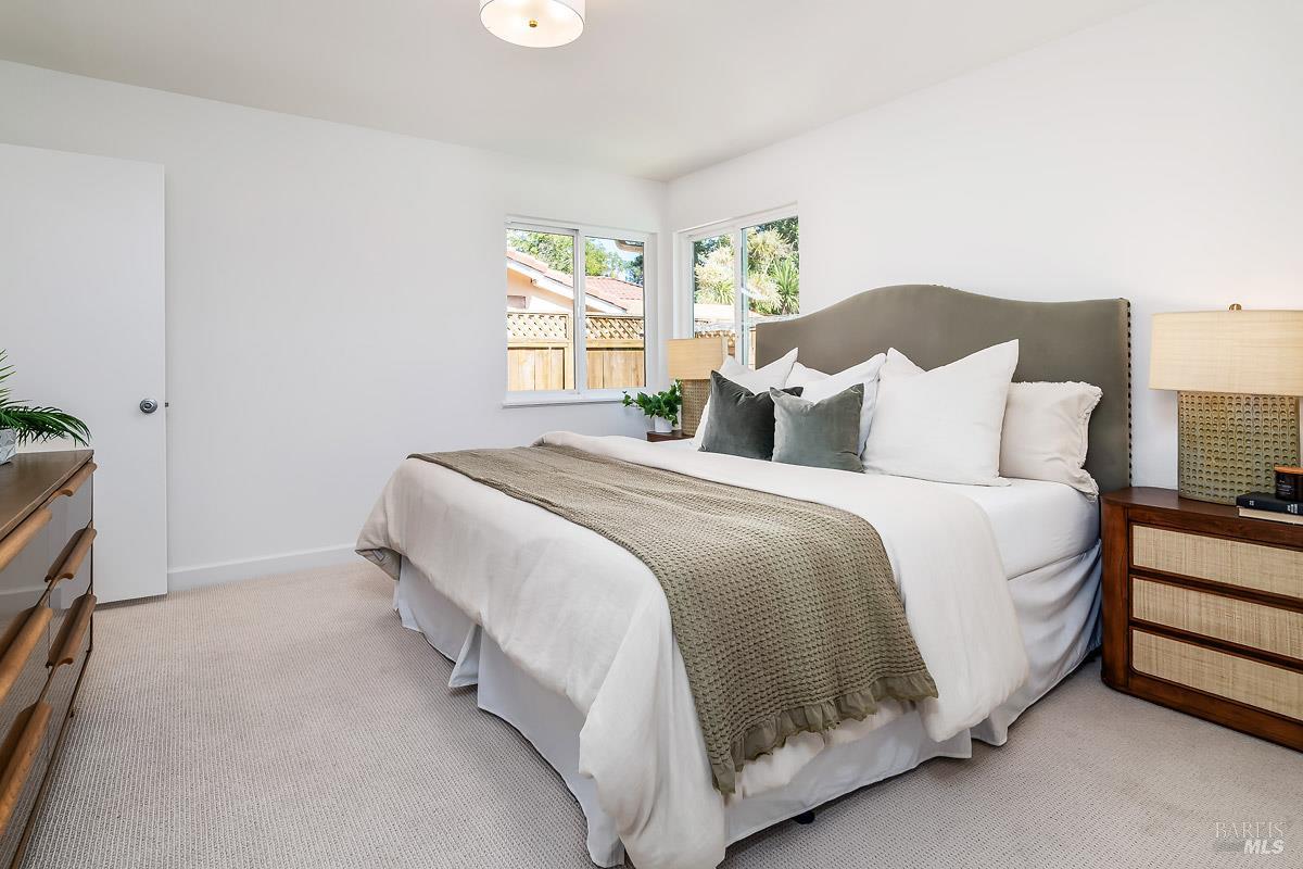 Detail Gallery Image 13 of 23 For 88 Elena Cir, San Rafael,  CA 94903 - 3 Beds | 2 Baths
