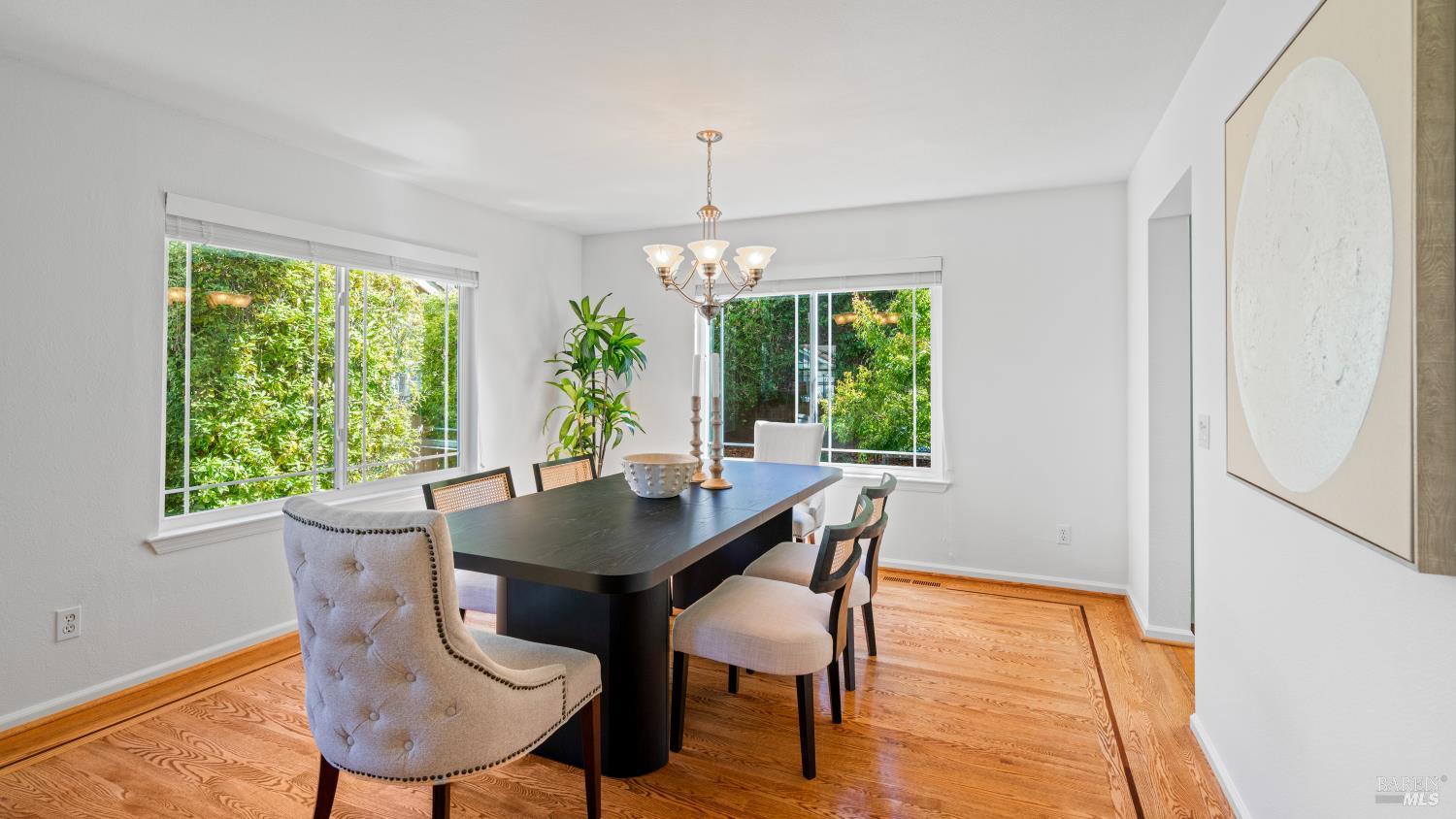 Detail Gallery Image 6 of 56 For 181 Dublin Ct, Petaluma,  CA 94952 - 4 Beds | 2/1 Baths