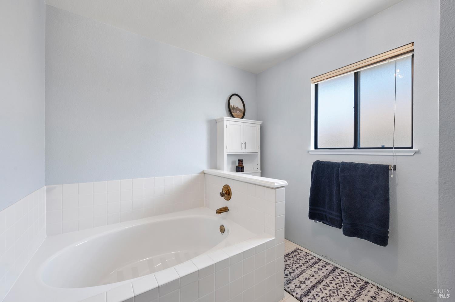 Detail Gallery Image 36 of 49 For 406 Stonecastle Way, Vacaville,  CA 95687 - 4 Beds | 2/1 Baths