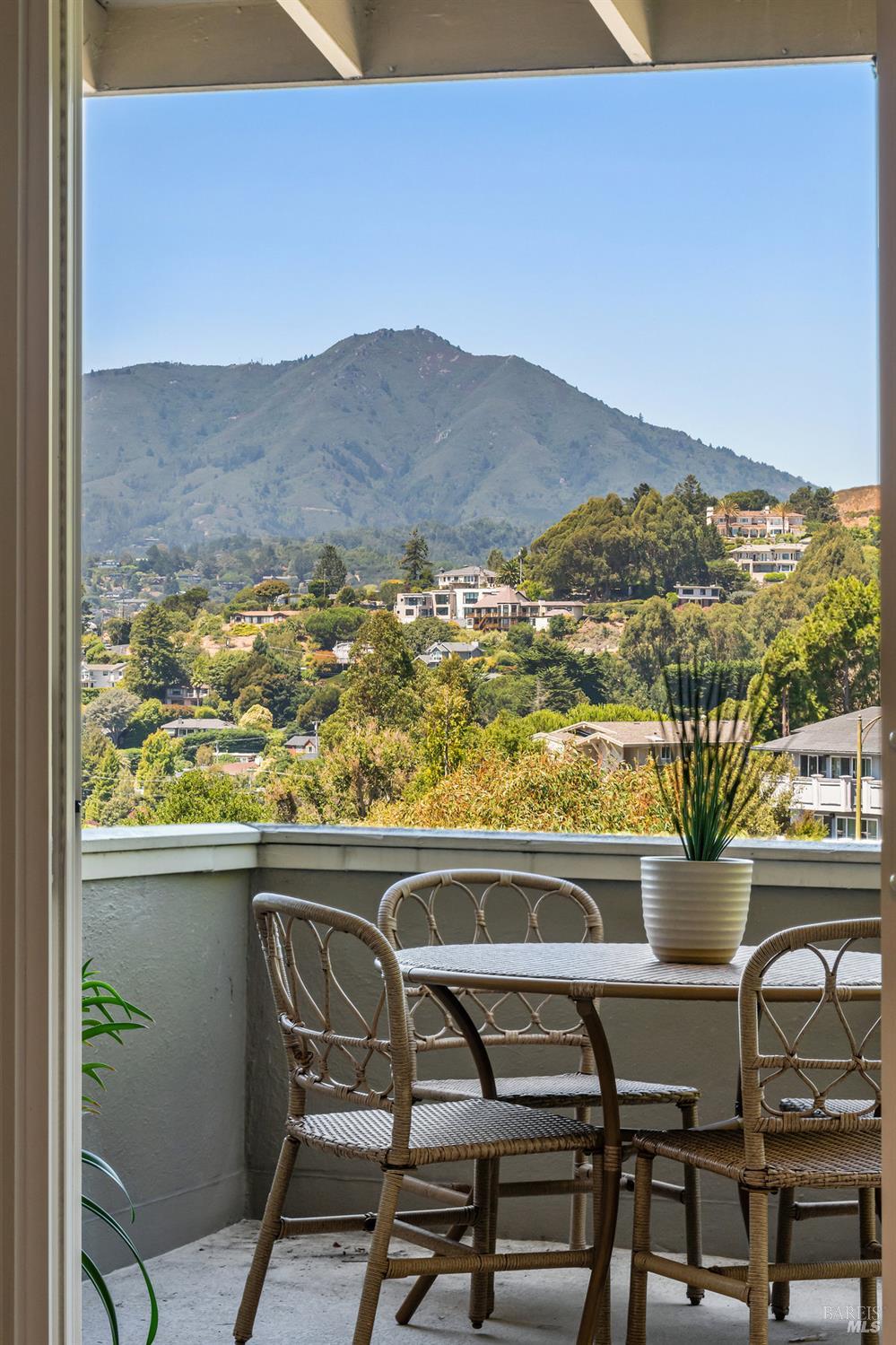 Detail Gallery Image 4 of 26 For 10 Andrew Dr #61,  Tiburon,  CA 94920 - 2 Beds | 1 Baths