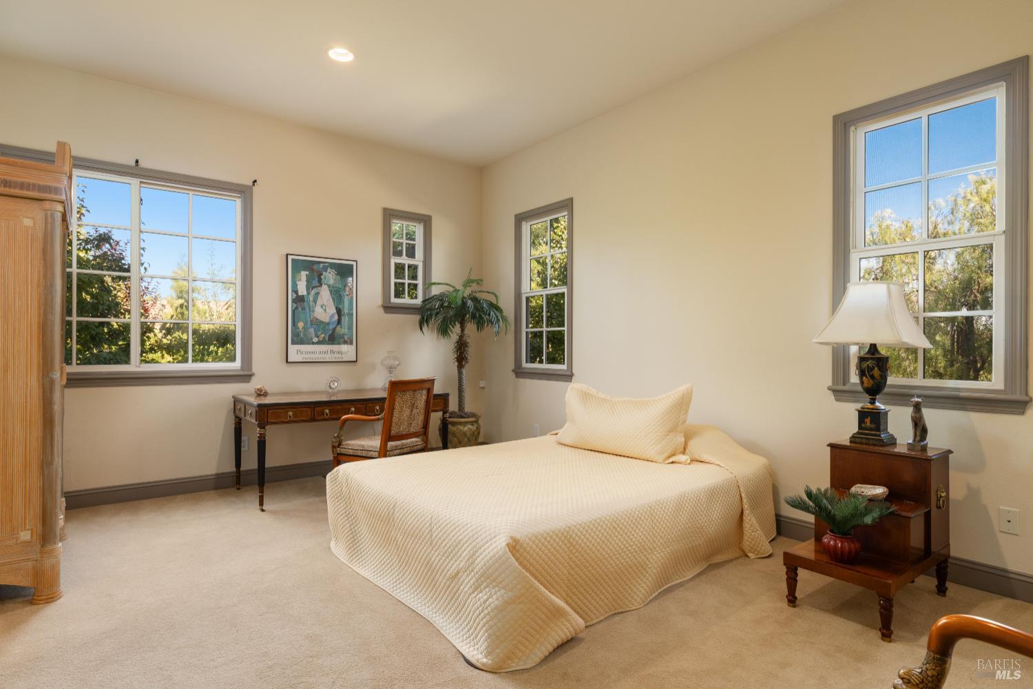 Detail Gallery Image 27 of 40 For 112 Chapel Hill Rd, Novato,  CA 94949 - 4 Beds | 3/1 Baths