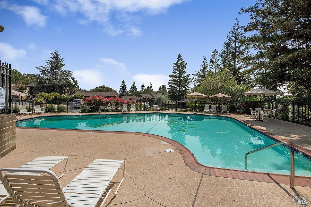 Detail Gallery Image 38 of 47 For 833 Augusta Cir, Napa,  CA 94558 - 2 Beds | 2 Baths