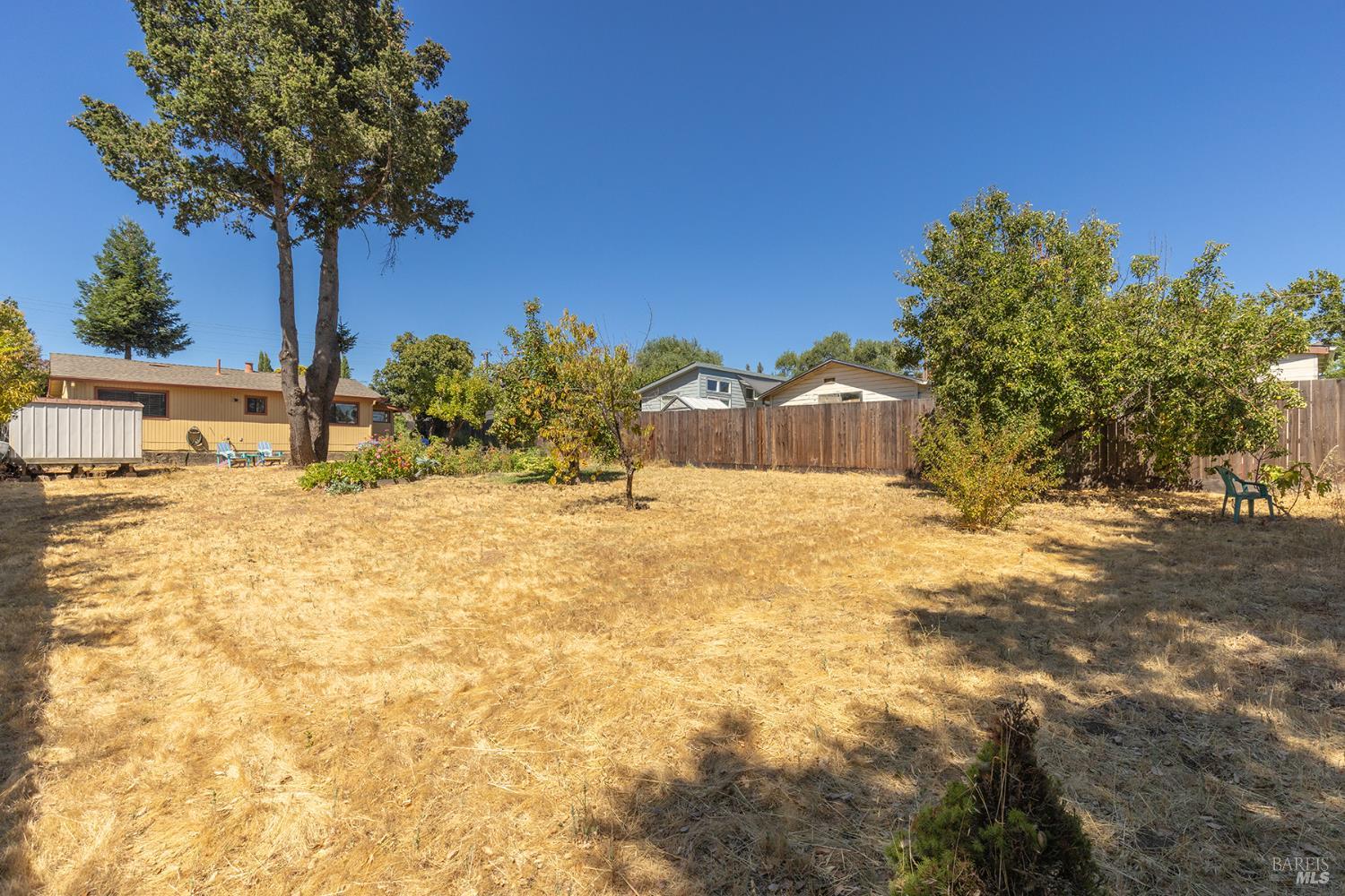 Detail Gallery Image 30 of 32 For 114 Powell Ave, Healdsburg,  CA 95448 - 5 Beds | 2 Baths
