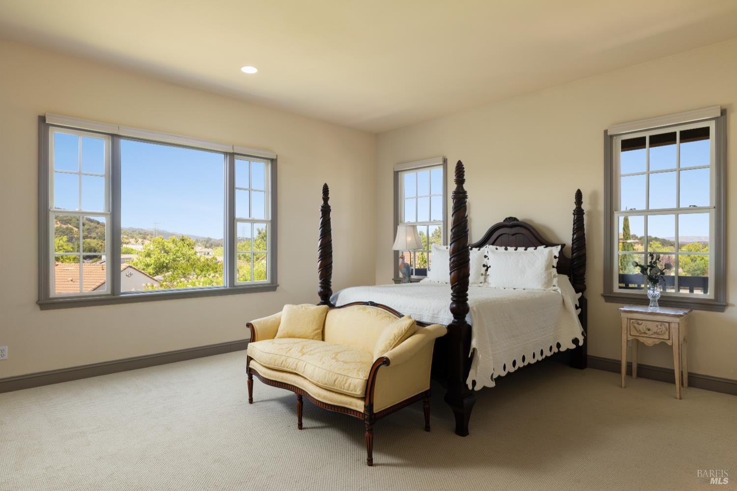 Detail Gallery Image 18 of 40 For 112 Chapel Hill Rd, Novato,  CA 94949 - 4 Beds | 3/1 Baths