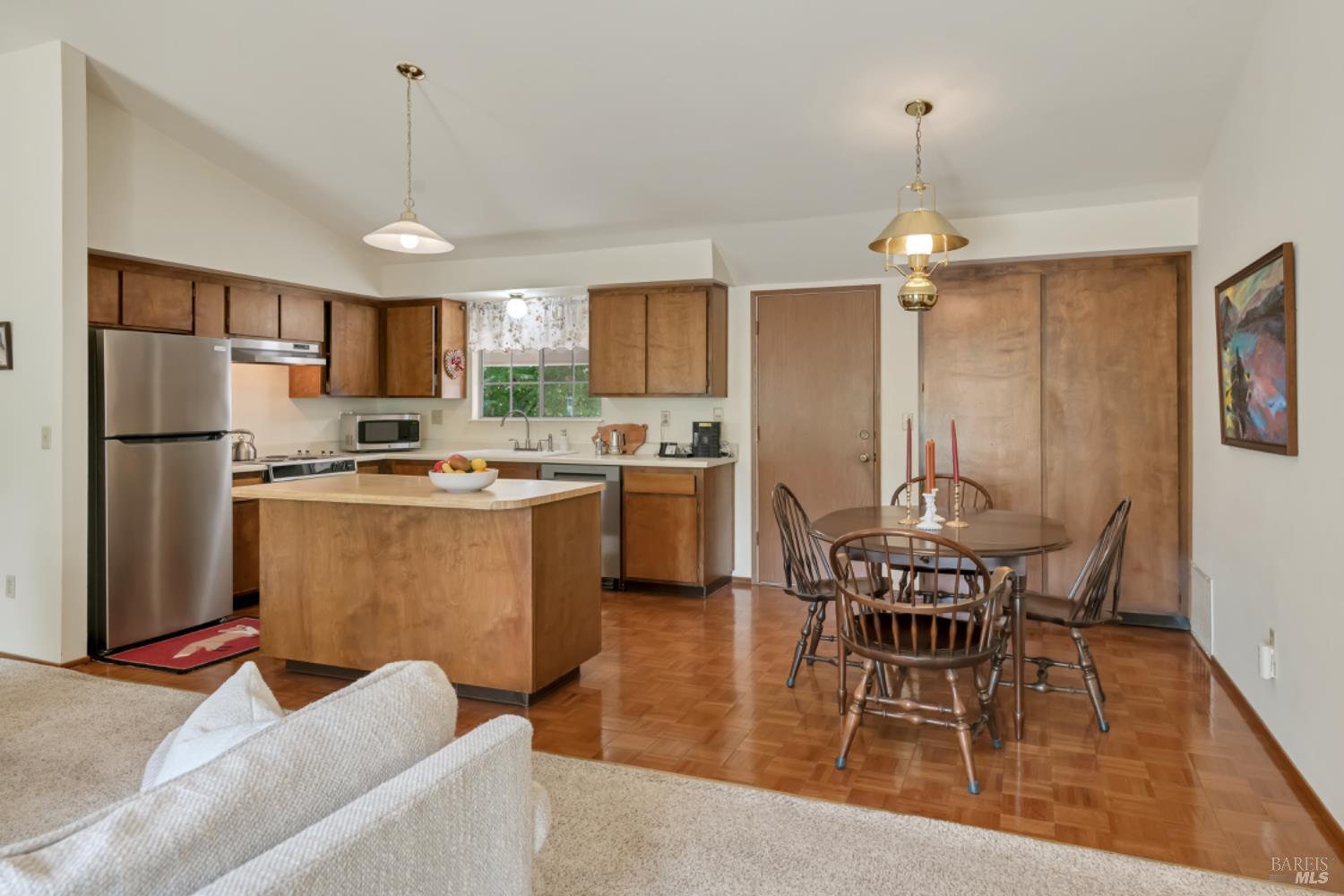 Detail Gallery Image 10 of 37 For 18498 Happy Ln, Sonoma,  CA 95476 - 2 Beds | 2 Baths