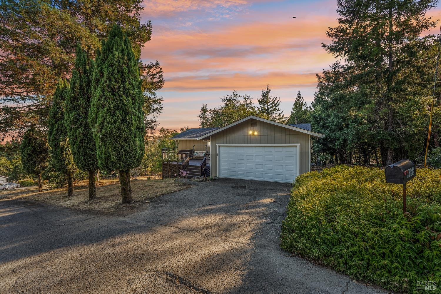 Detail Gallery Image 1 of 31 For 1895 Lupine Dr, Willits,  CA 95490 - 3 Beds | 2 Baths