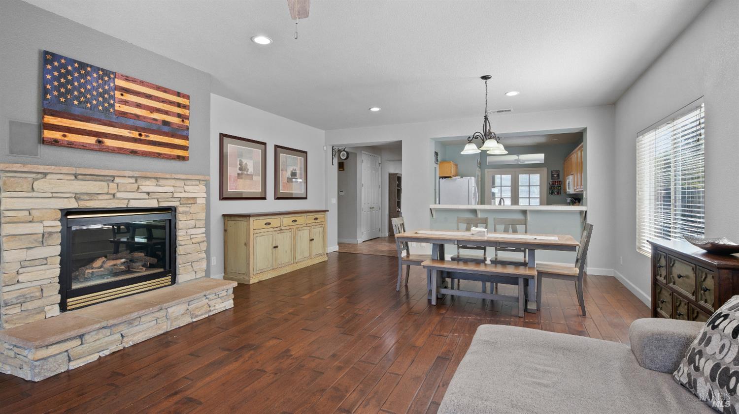 Detail Gallery Image 13 of 53 For 1300 Reeves Ct, Suisun City,  CA 94585 - 4 Beds | 2 Baths