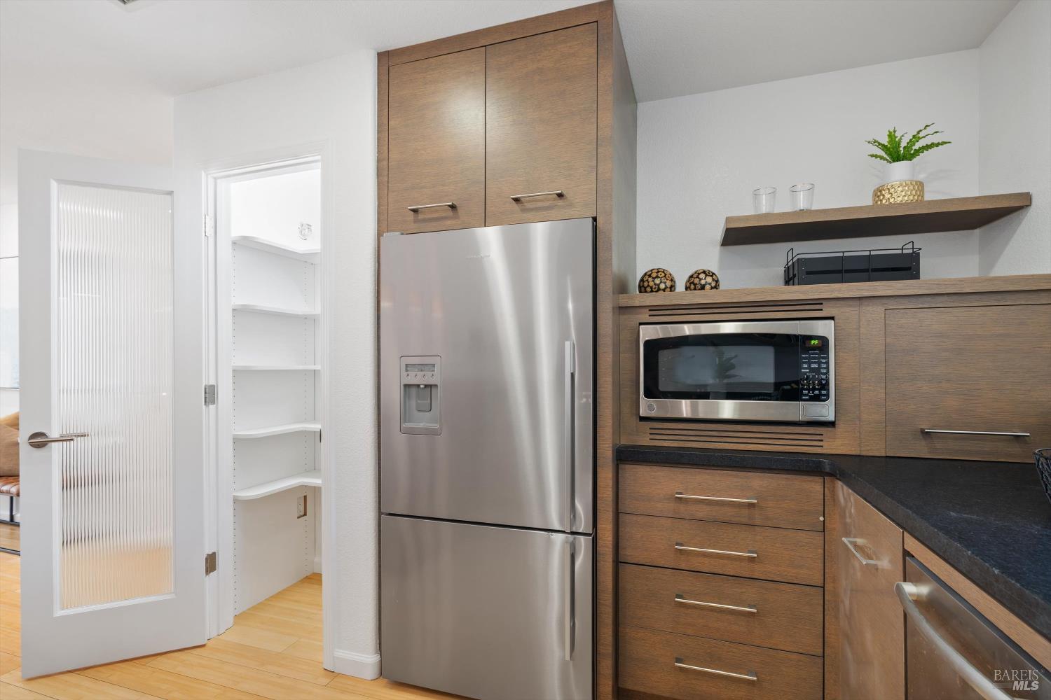 Detail Gallery Image 13 of 31 For 218 Indian Creek Dr, Santa Rosa,  CA 95409 - 2 Beds | 2 Baths