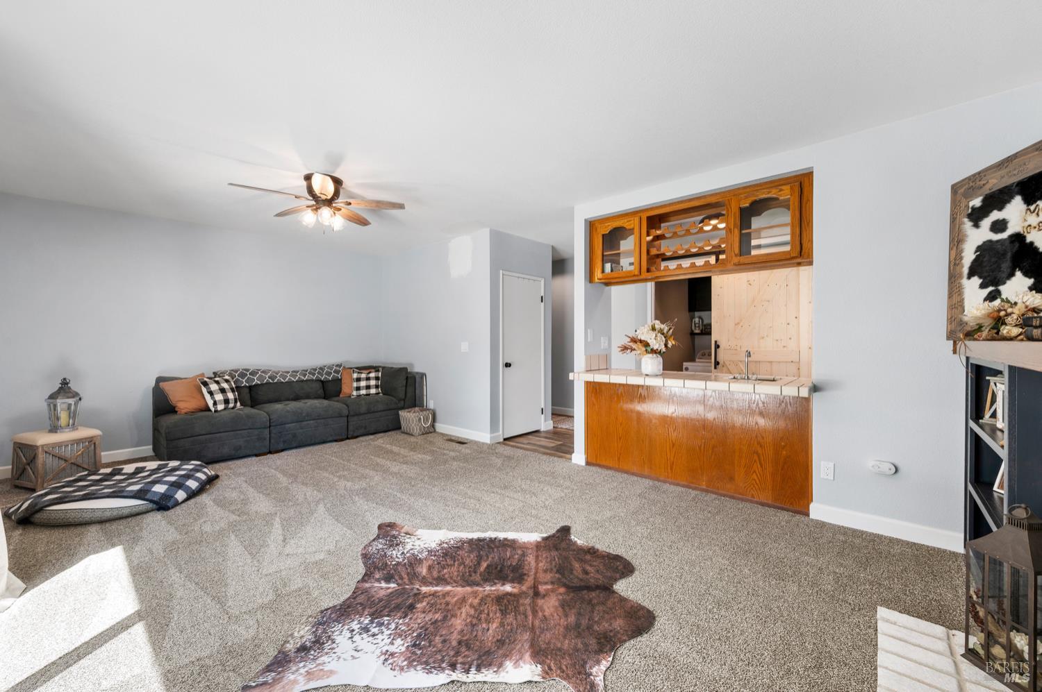 Detail Gallery Image 27 of 49 For 406 Stonecastle Way, Vacaville,  CA 95687 - 4 Beds | 2/1 Baths