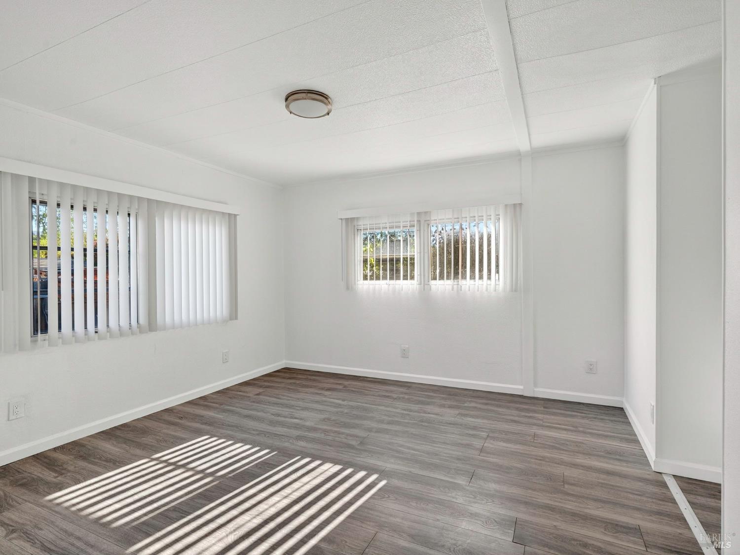 Detail Gallery Image 9 of 44 For 375 E Highway 20 Hwy 50, Upper Lake,  CA 95485 - 2 Beds | 2 Baths