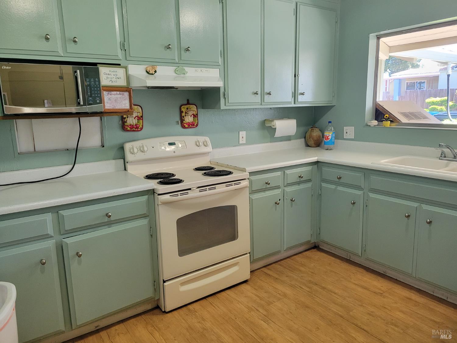 Detail Gallery Image 31 of 35 For 810 Fahey Ct, Vallejo,  CA 94590 - 3 Beds | 1 Baths