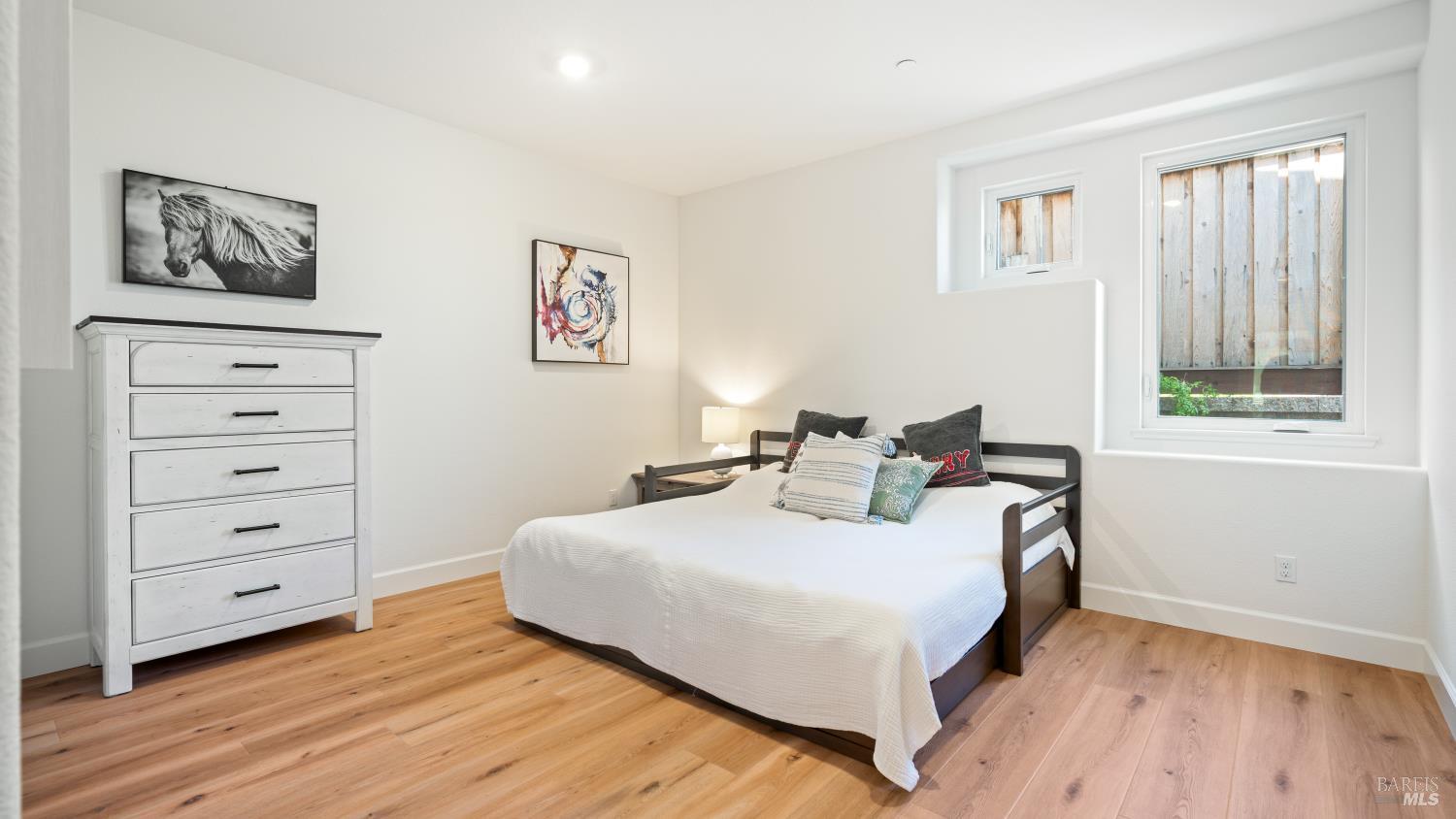 Detail Gallery Image 11 of 50 For 3 Lapis Ct, Petaluma,  CA 94952 - 3 Beds | 2/1 Baths