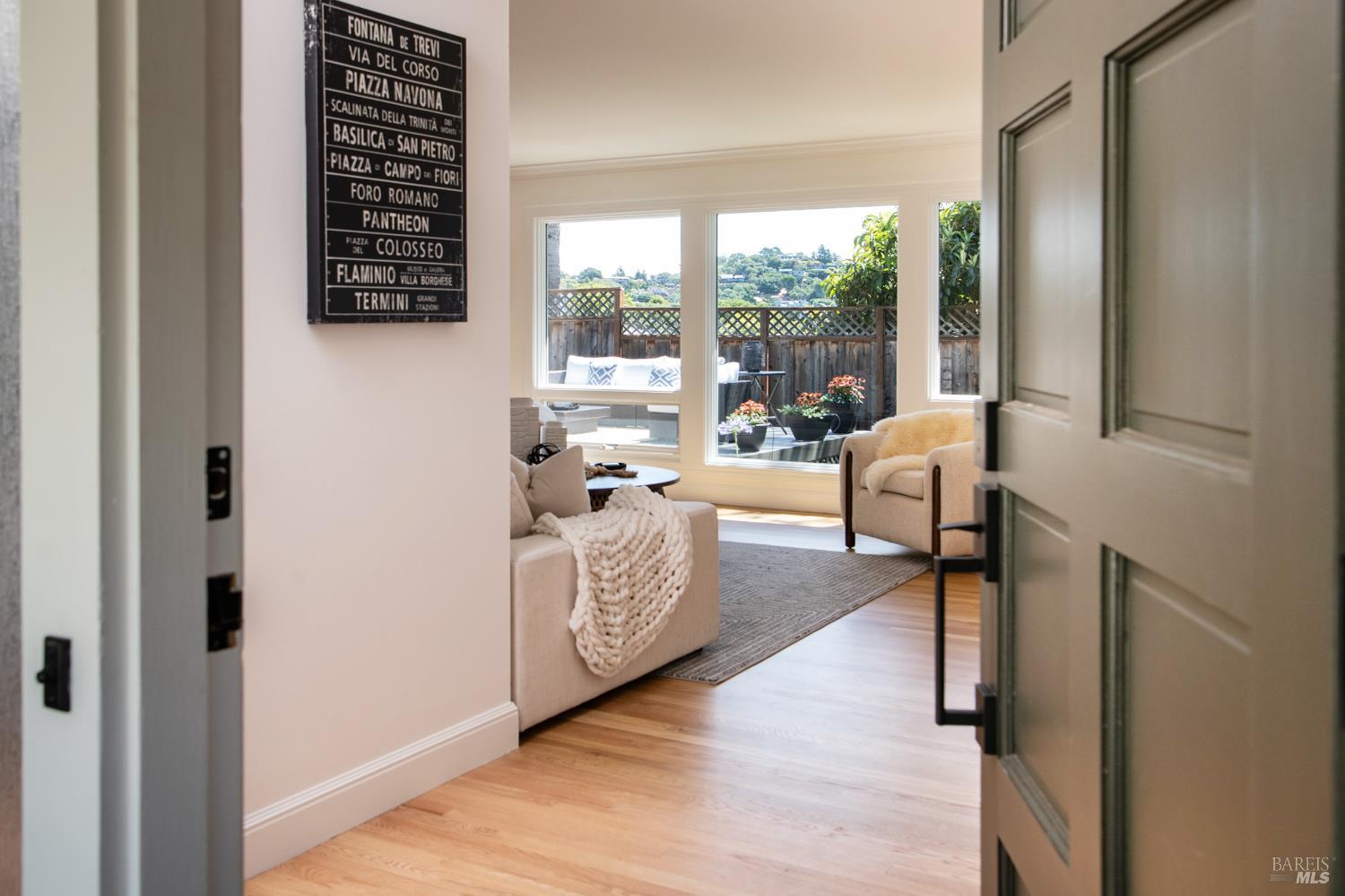 Detail Gallery Image 4 of 60 For 58 Junipero Serra Ave, San Rafael,  CA 94901 - 3 Beds | 2 Baths