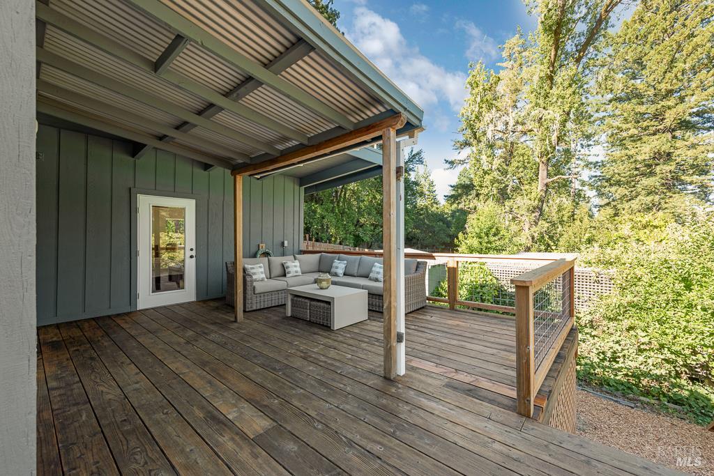 Detail Gallery Image 10 of 74 For 17197 Fitzpatrick Ln, Occidental,  CA 95465 - 3 Beds | 1 Baths