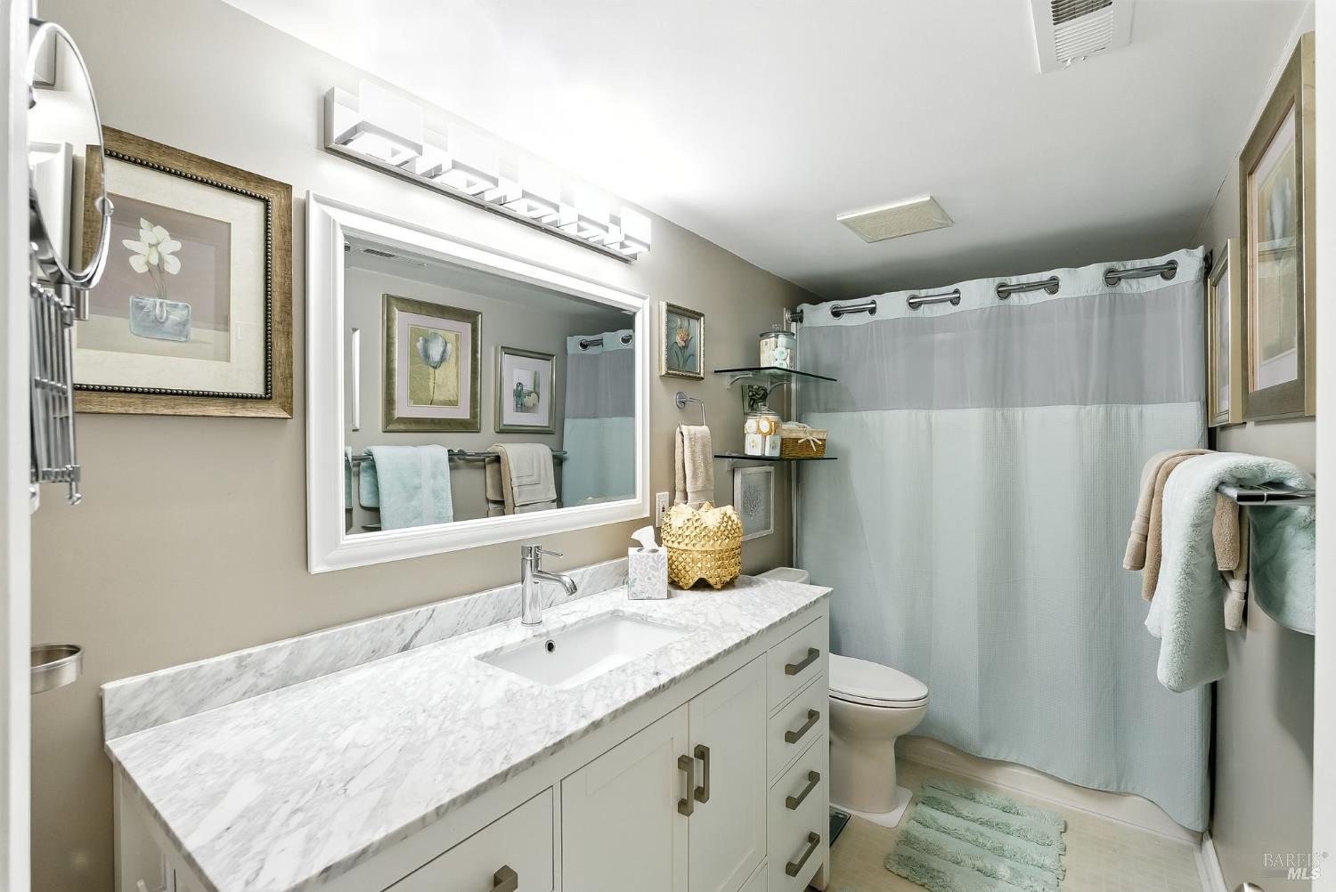 Detail Gallery Image 12 of 16 For 44 Hector Ln, Novato,  CA 94949 - 2 Beds | 1 Baths
