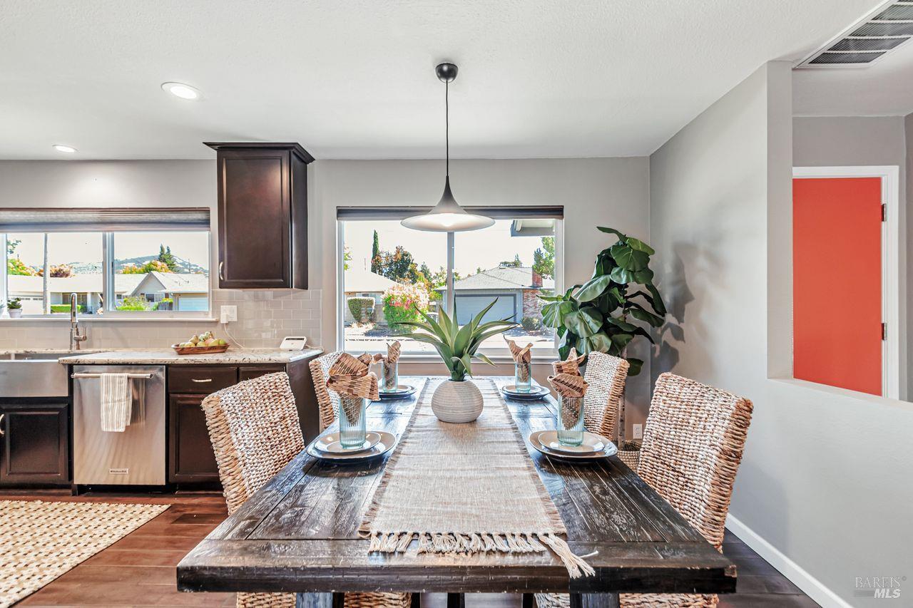 Detail Gallery Image 16 of 48 For 3641 Evergreen Rd, Santa Rosa,  CA 95405 - 4 Beds | 2 Baths