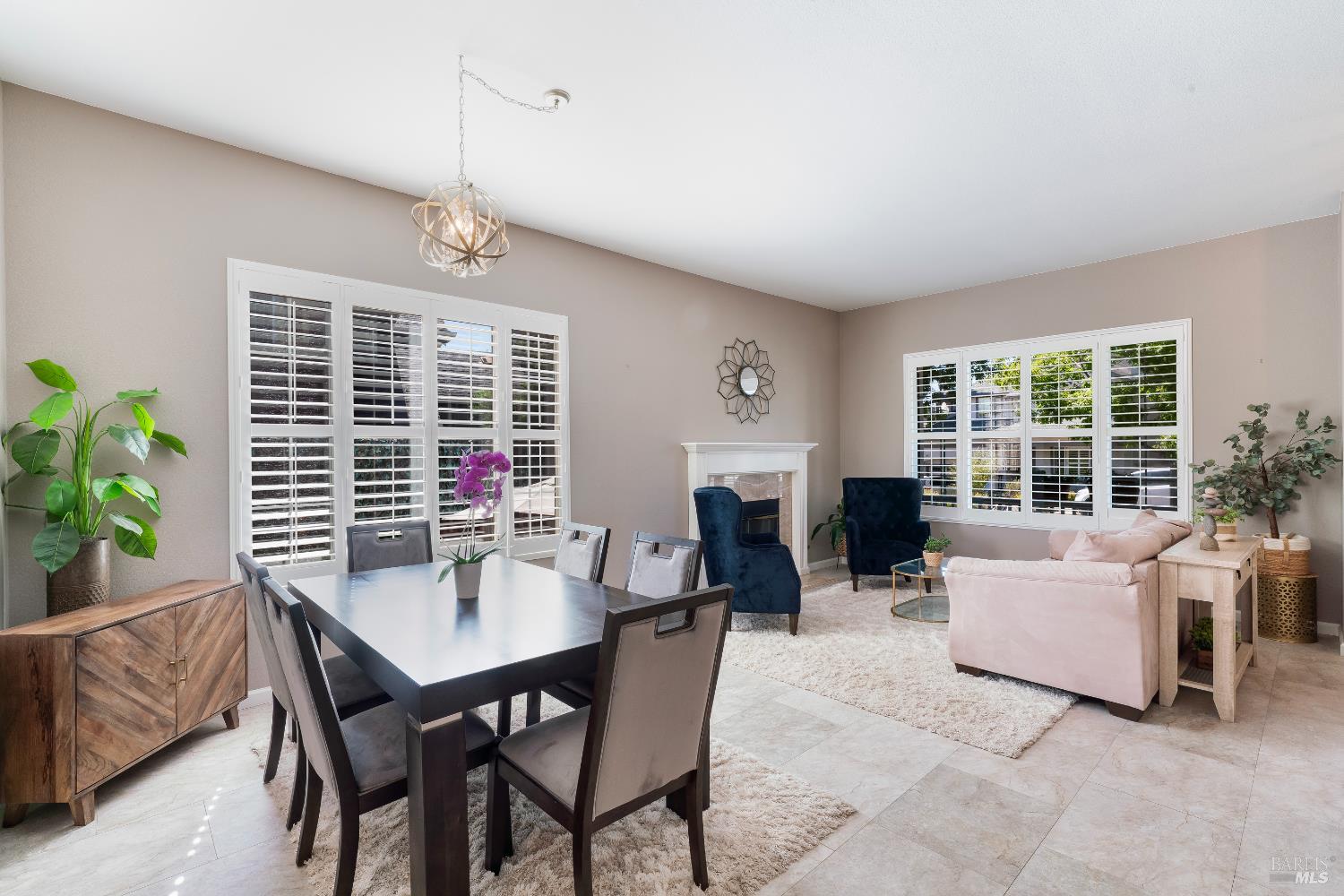 Detail Gallery Image 4 of 33 For 1416 Nighthawk Dr, Santa Rosa,  CA 95409 - 3 Beds | 2/1 Baths