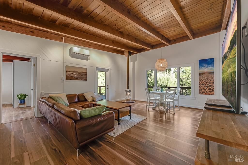 Detail Gallery Image 12 of 74 For 17197 Fitzpatrick Ln, Occidental,  CA 95465 - 3 Beds | 1 Baths