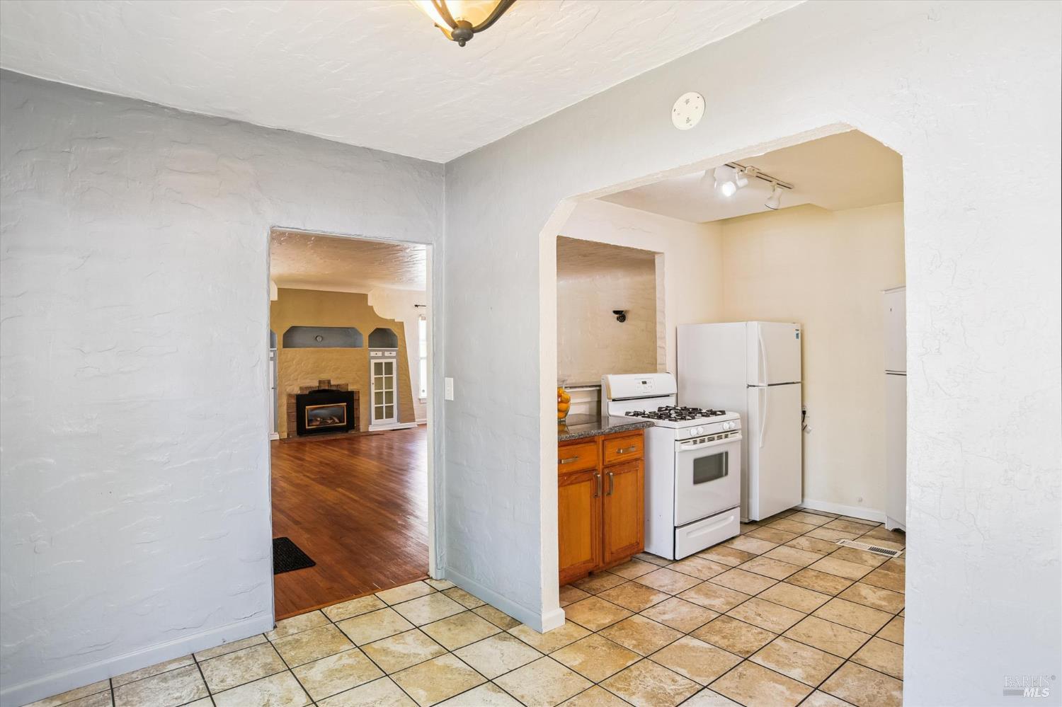 Detail Gallery Image 13 of 30 For 853 Benicia Rd, Vallejo,  CA 94591 - 2 Beds | 1 Baths