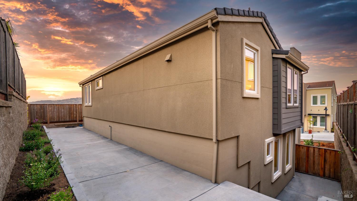 Detail Gallery Image 33 of 50 For 3 Lapis Ct, Petaluma,  CA 94952 - 3 Beds | 2/1 Baths