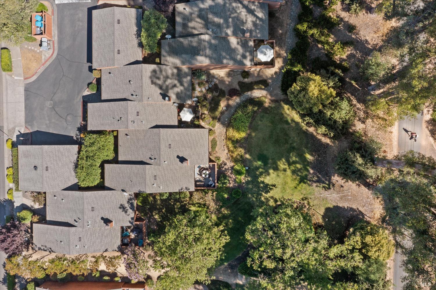 Detail Gallery Image 8 of 31 For 218 Indian Creek Dr, Santa Rosa,  CA 95409 - 2 Beds | 2 Baths