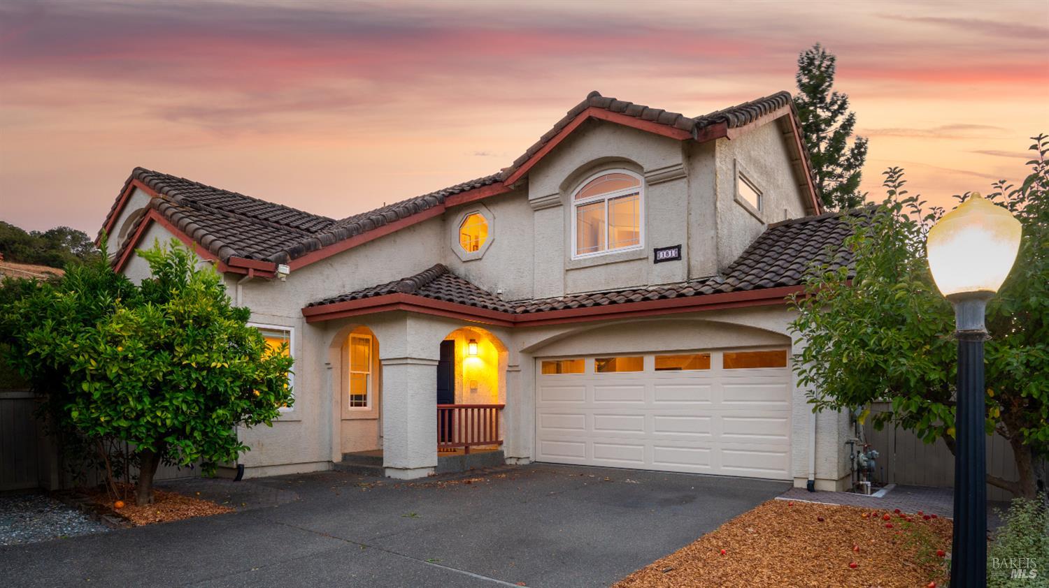 Detail Gallery Image 1 of 56 For 181 Dublin Ct, Petaluma,  CA 94952 - 4 Beds | 2/1 Baths