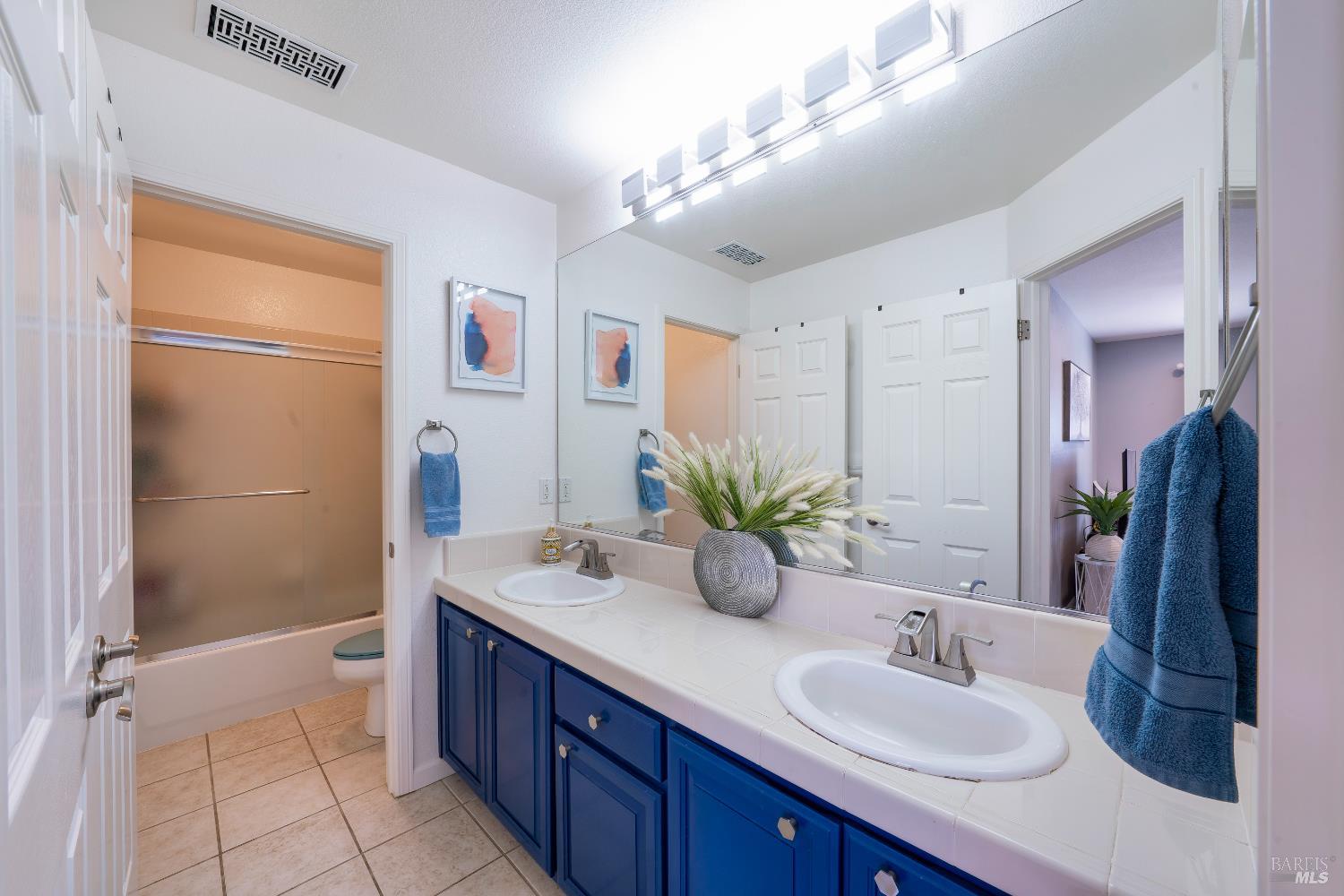 Detail Gallery Image 21 of 33 For 1416 Nighthawk Dr, Santa Rosa,  CA 95409 - 3 Beds | 2/1 Baths