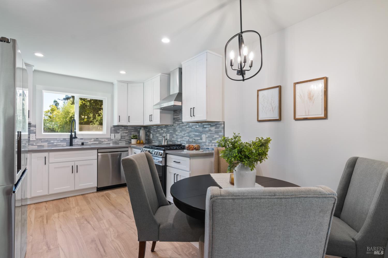 Detail Gallery Image 11 of 33 For 1565 Baywood Ln, Napa,  CA 94558 - 2 Beds | 1 Baths
