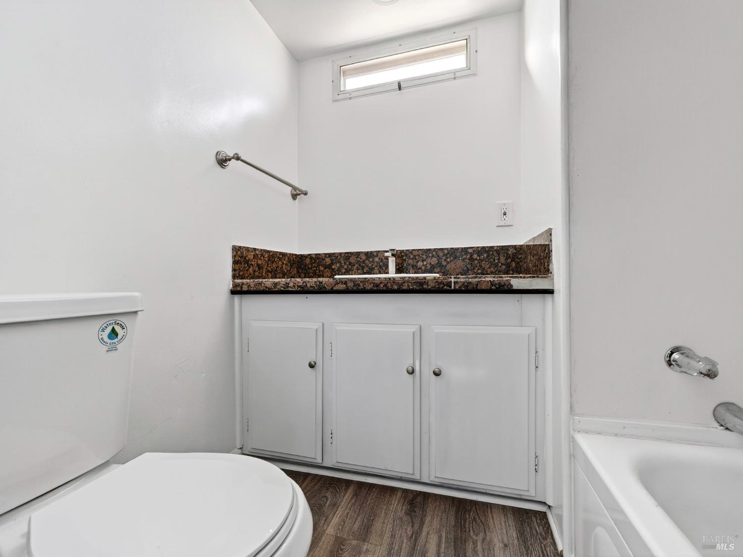 Detail Gallery Image 6 of 44 For 375 E Highway 20 Hwy 50, Upper Lake,  CA 95485 - 2 Beds | 2 Baths
