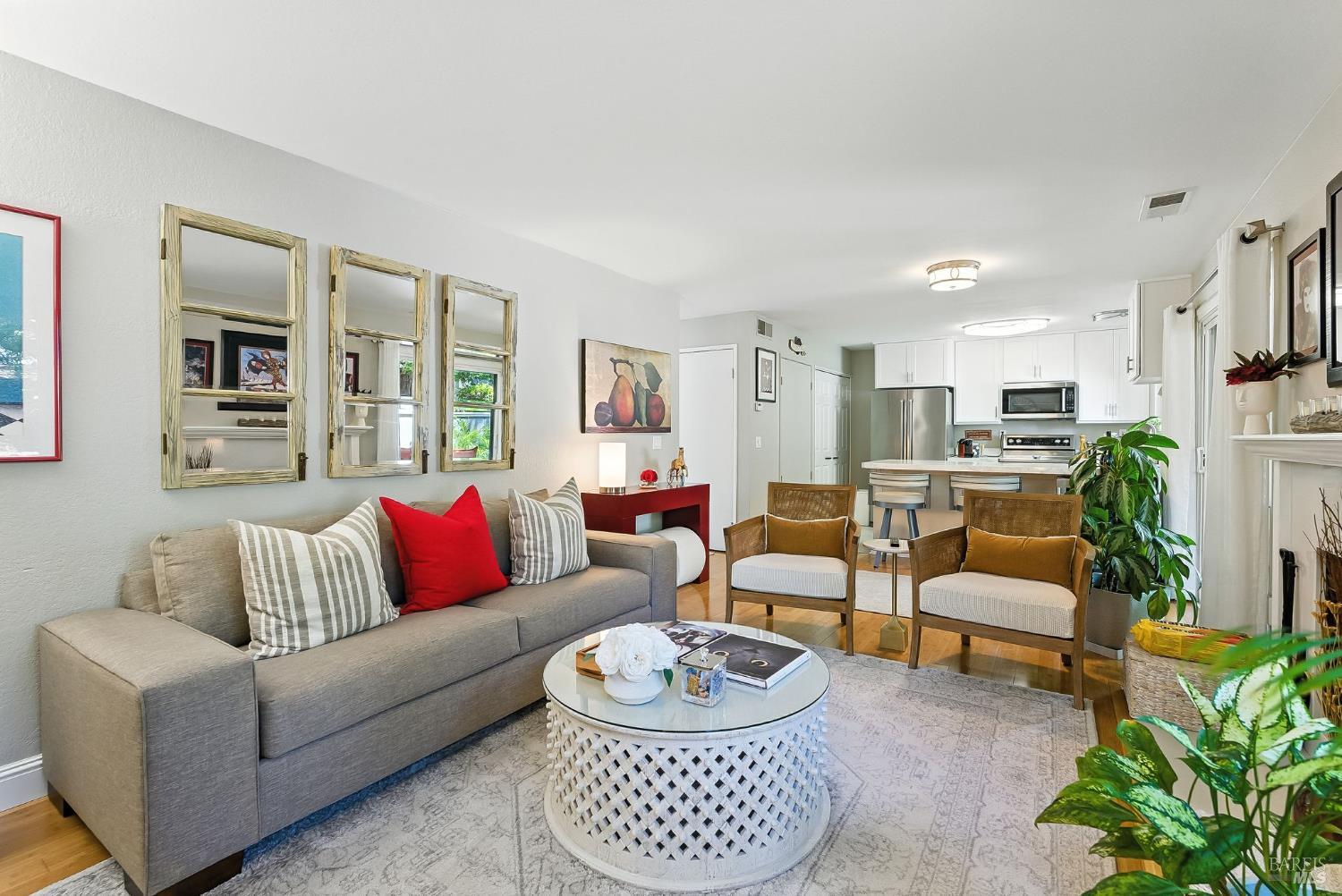 Detail Gallery Image 1 of 16 For 44 Hector Ln, Novato,  CA 94949 - 2 Beds | 1 Baths