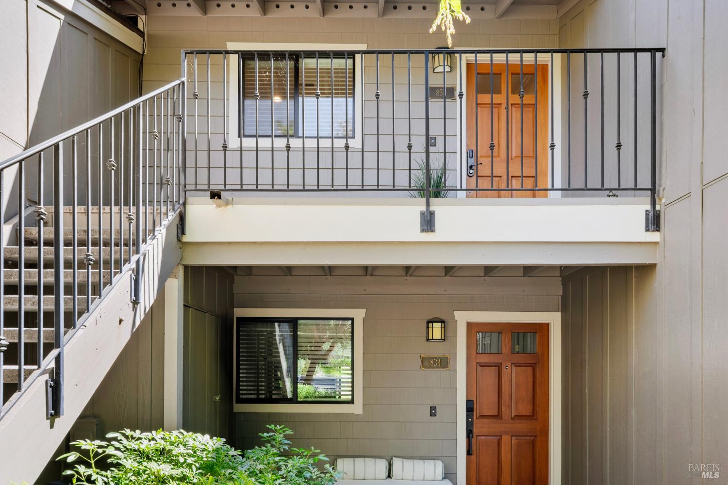 Detail Gallery Image 3 of 47 For 833 Augusta Cir, Napa,  CA 94558 - 2 Beds | 2 Baths