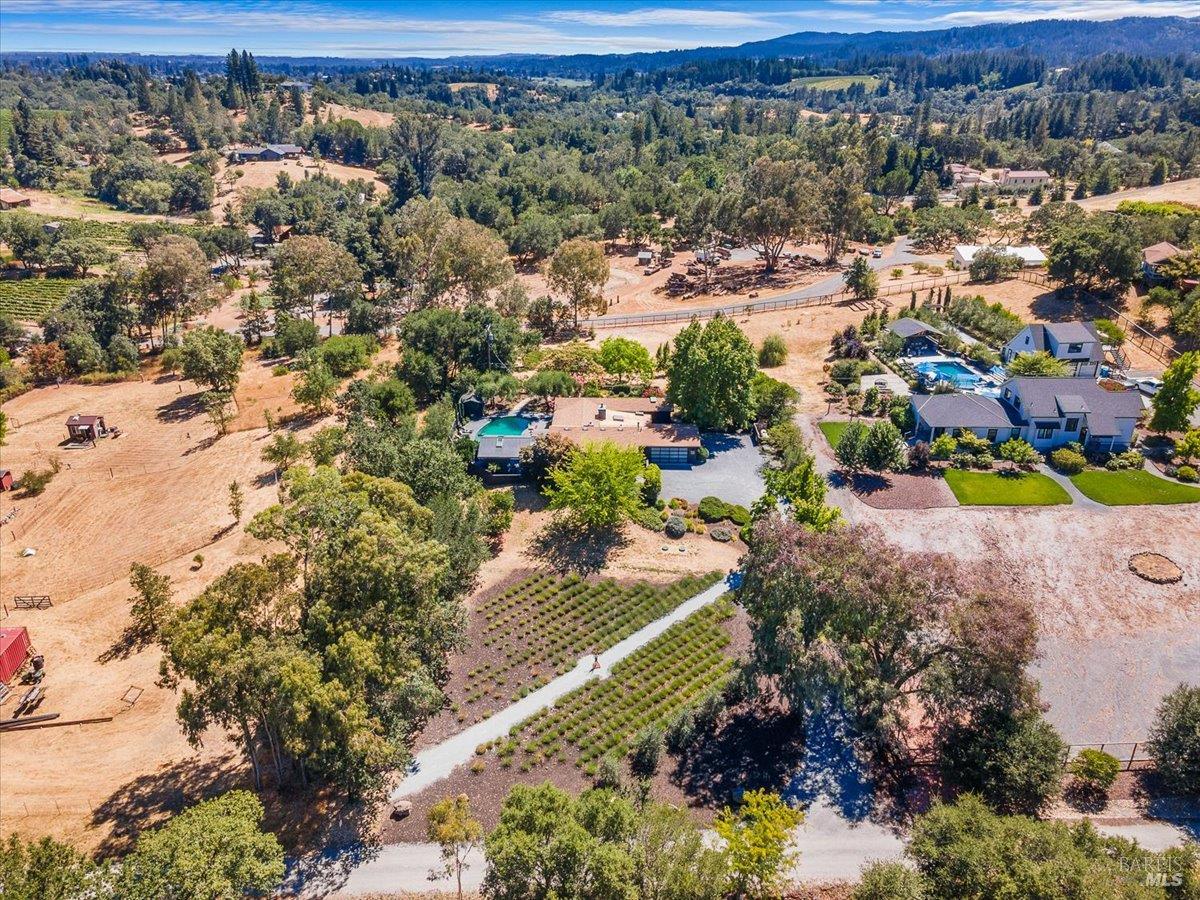 Detail Gallery Image 38 of 42 For 1208 Chiquita Rd, Healdsburg,  CA 95448 - 3 Beds | 3 Baths