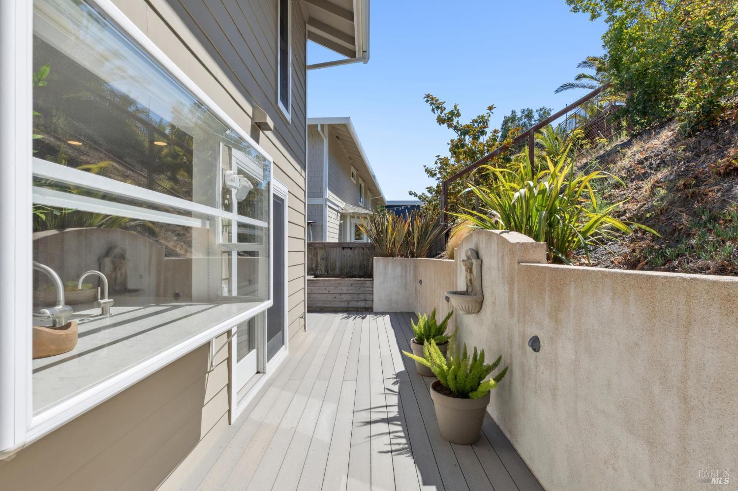 Detail Gallery Image 52 of 62 For 139 Trinidad Dr, Tiburon,  CA 94920 - 4 Beds | 2/1 Baths