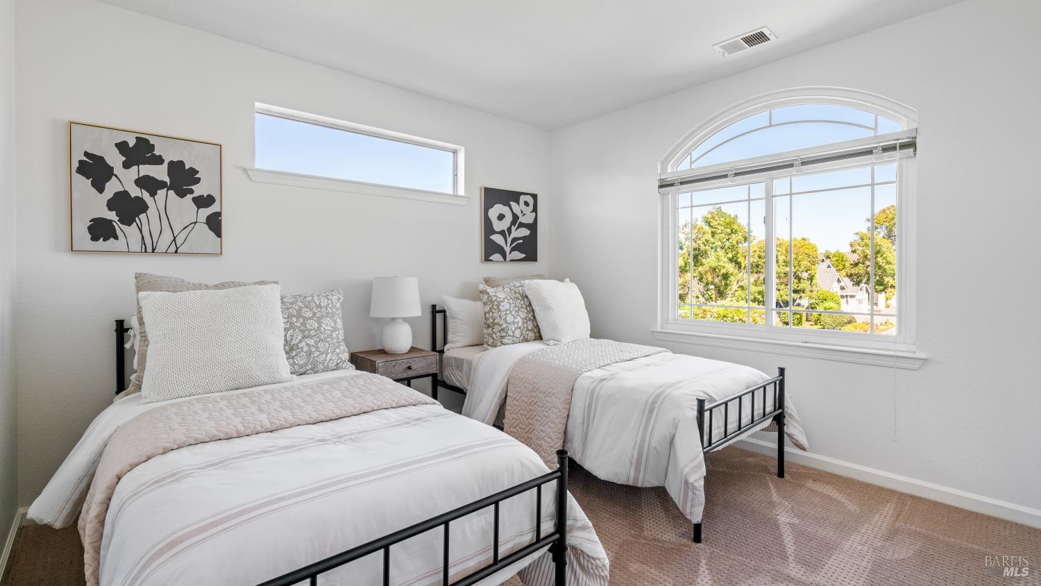 Detail Gallery Image 30 of 56 For 181 Dublin Ct, Petaluma,  CA 94952 - 4 Beds | 2/1 Baths