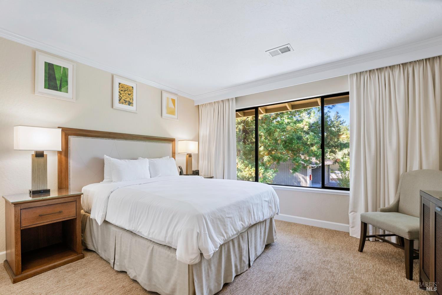 Detail Gallery Image 27 of 47 For 833 Augusta Cir, Napa,  CA 94558 - 2 Beds | 2 Baths