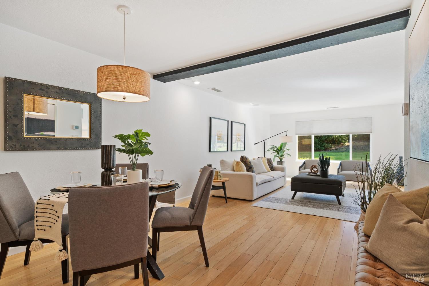 Detail Gallery Image 11 of 31 For 218 Indian Creek Dr, Santa Rosa,  CA 95409 - 2 Beds | 2 Baths