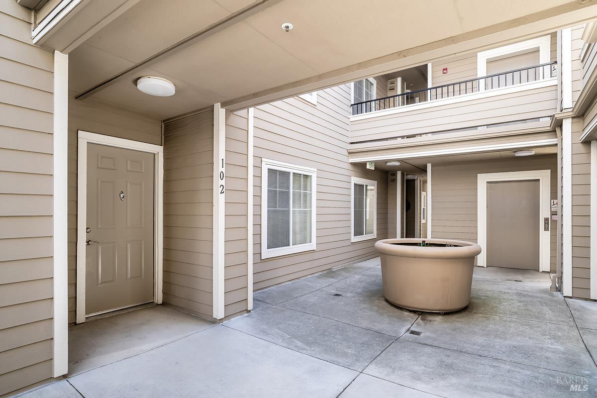 Detail Gallery Image 10 of 26 For 852 Diablo Ave #102,  Novato,  CA 94947 - 2 Beds | 2 Baths
