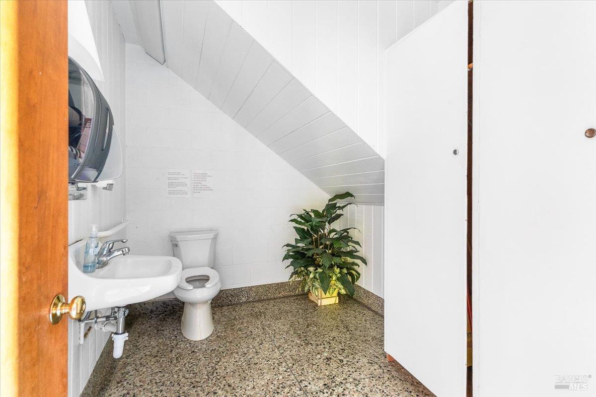 Detail Gallery Image 24 of 40 For 26300 Asti Rd, Cloverdale,  CA 95425 - – Beds | – Baths