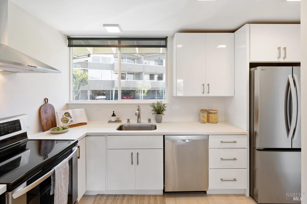 Detail Gallery Image 8 of 26 For 10 Andrew Dr #61,  Tiburon,  CA 94920 - 2 Beds | 1 Baths
