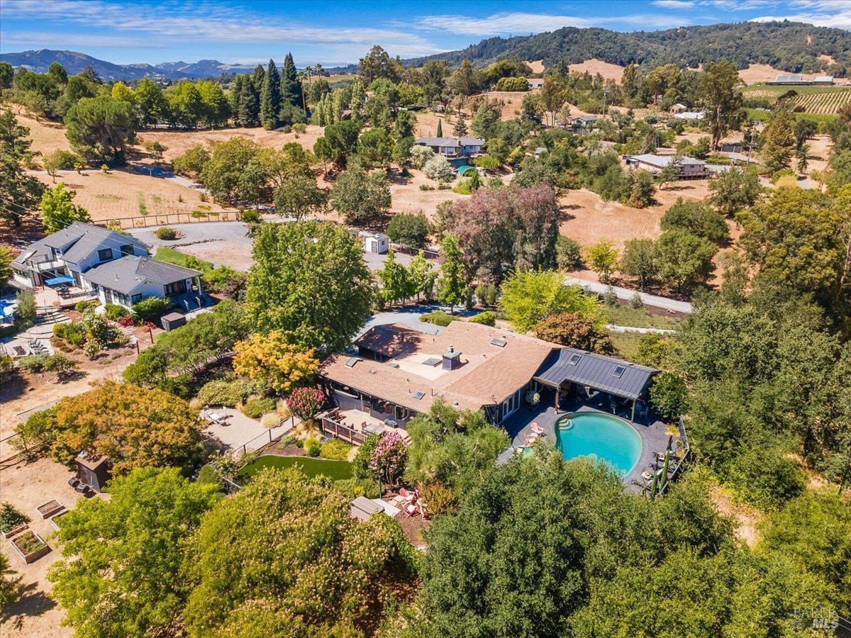Detail Gallery Image 40 of 42 For 1208 Chiquita Rd, Healdsburg,  CA 95448 - 3 Beds | 3 Baths