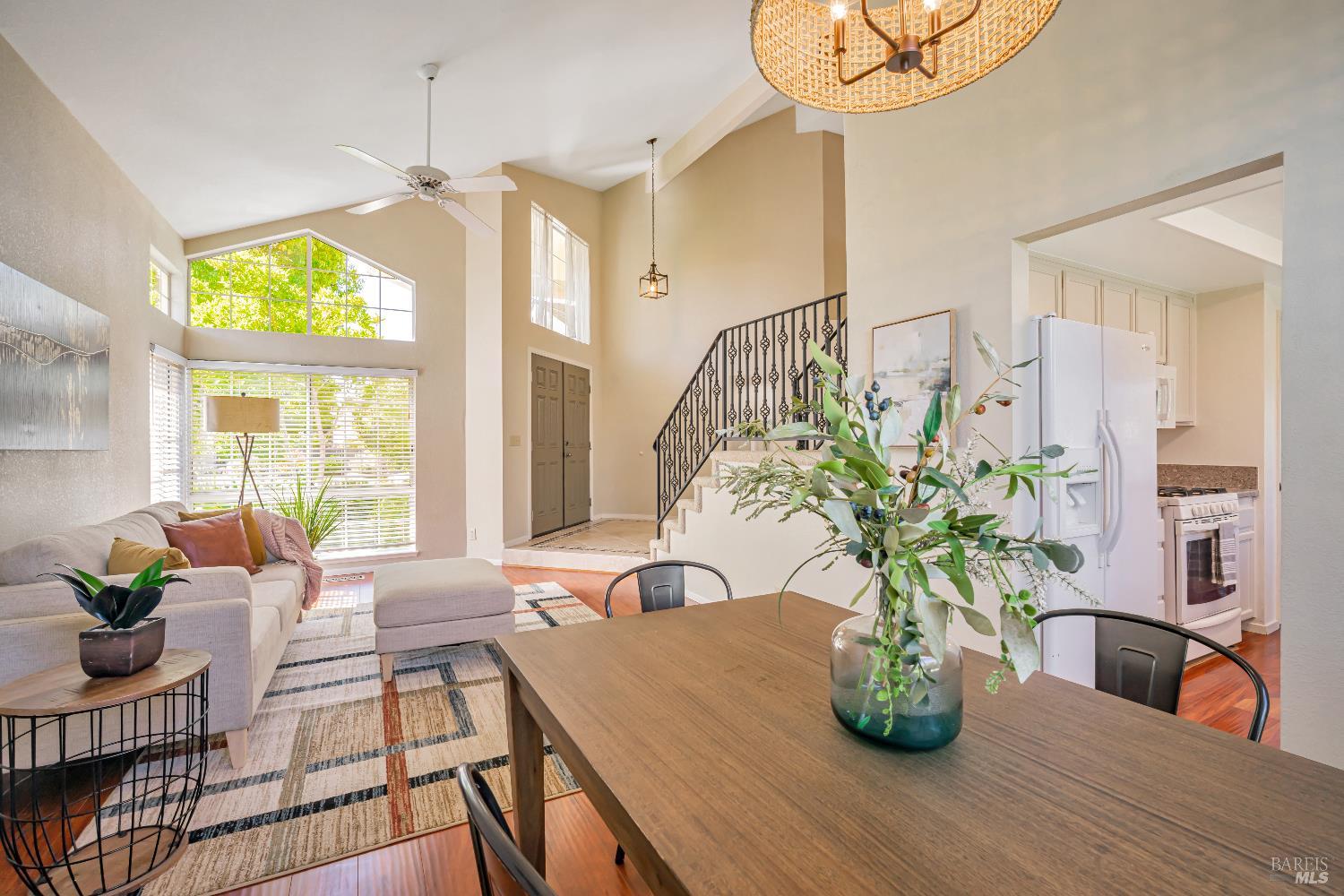 Detail Gallery Image 8 of 46 For 9616 Berkshire Way, Windsor,  CA 95492 - 3 Beds | 2/1 Baths