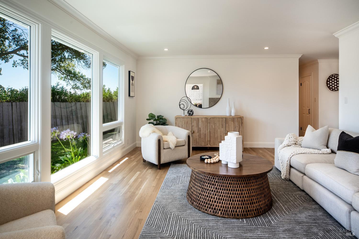 Detail Gallery Image 7 of 60 For 58 Junipero Serra Ave, San Rafael,  CA 94901 - 3 Beds | 2 Baths