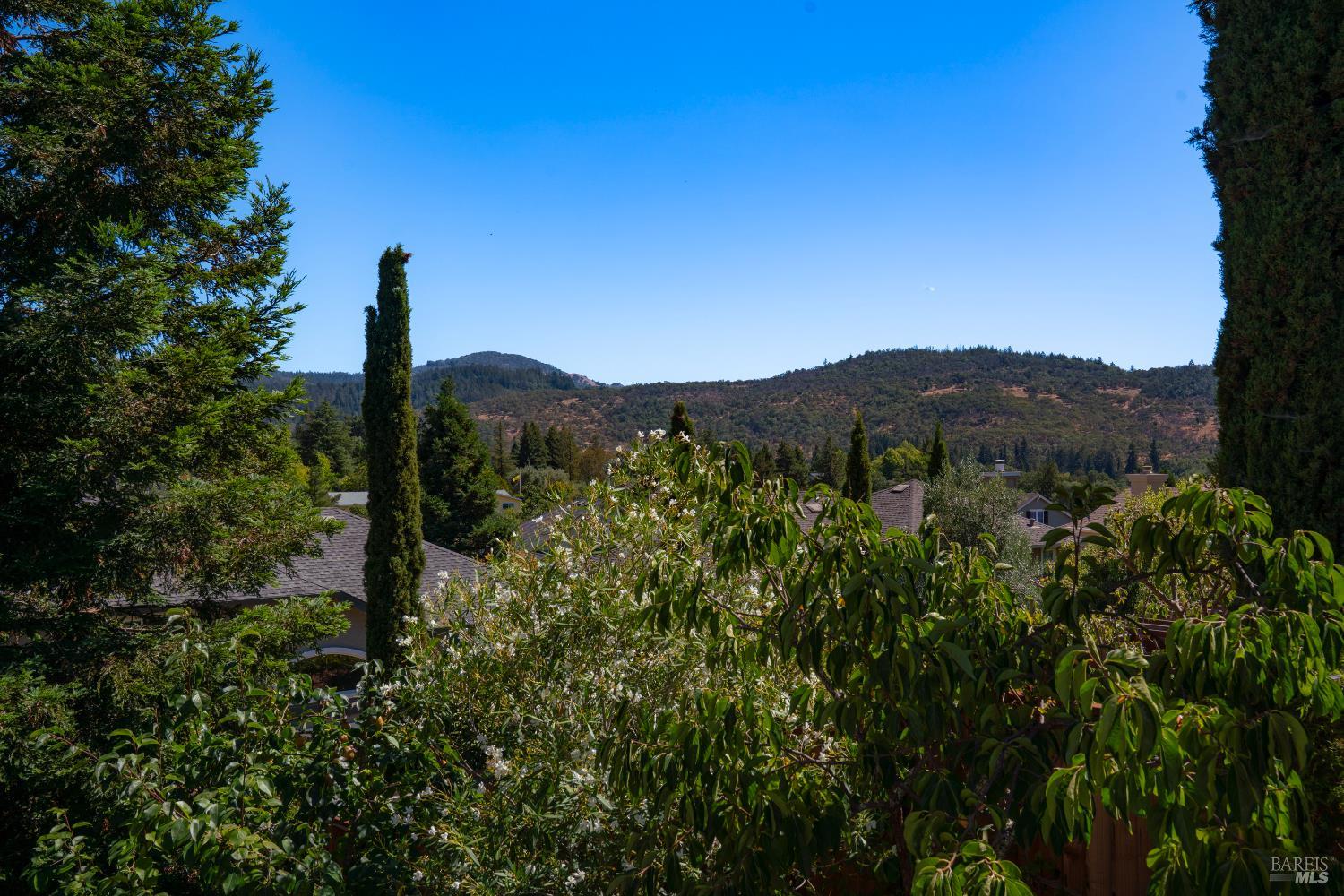 Detail Gallery Image 2 of 33 For 1416 Nighthawk Dr, Santa Rosa,  CA 95409 - 3 Beds | 2/1 Baths