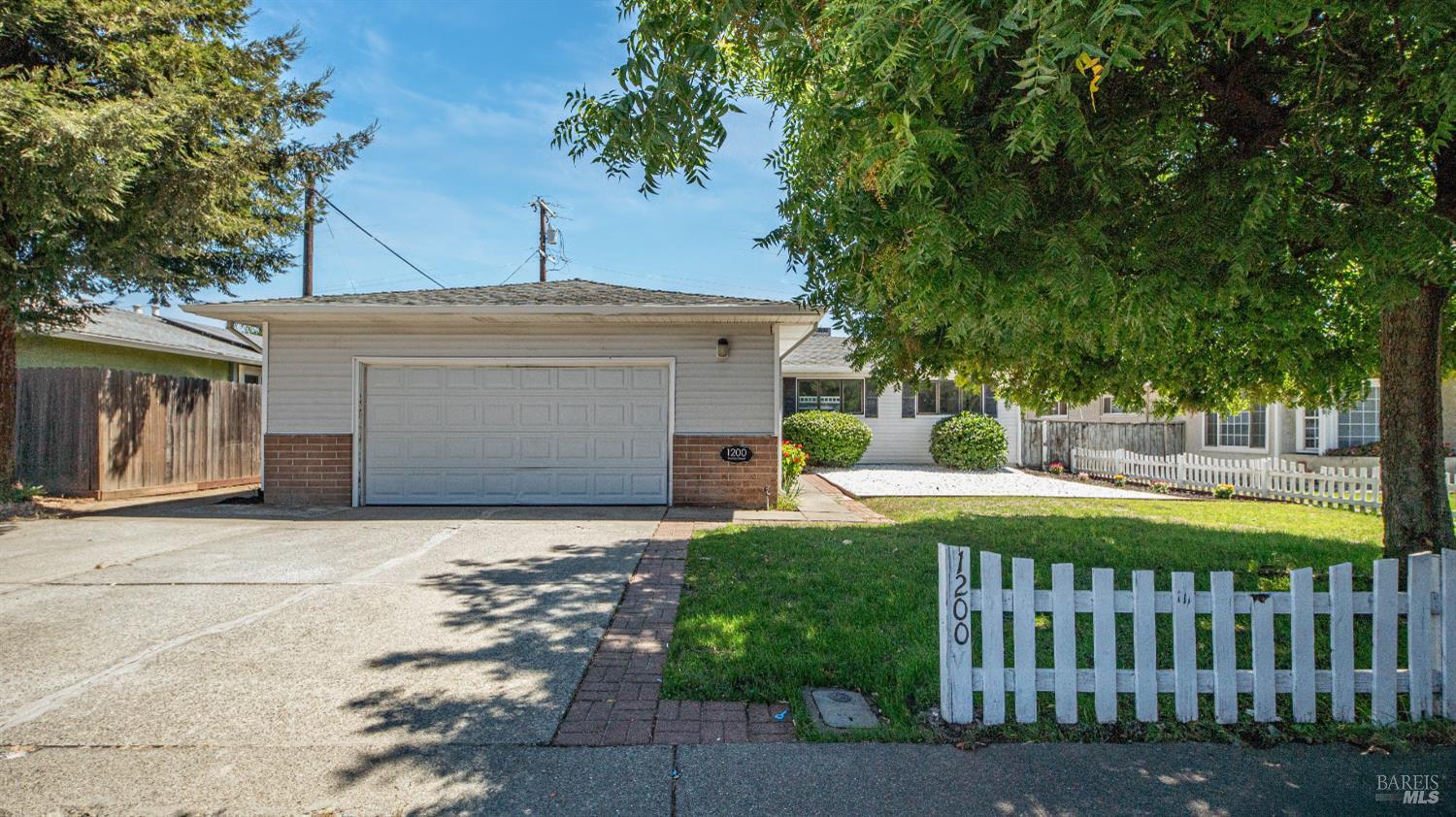 Detail Gallery Image 1 of 47 For 1200 Truman St, Fairfield,  CA 94533 - 3 Beds | 2 Baths