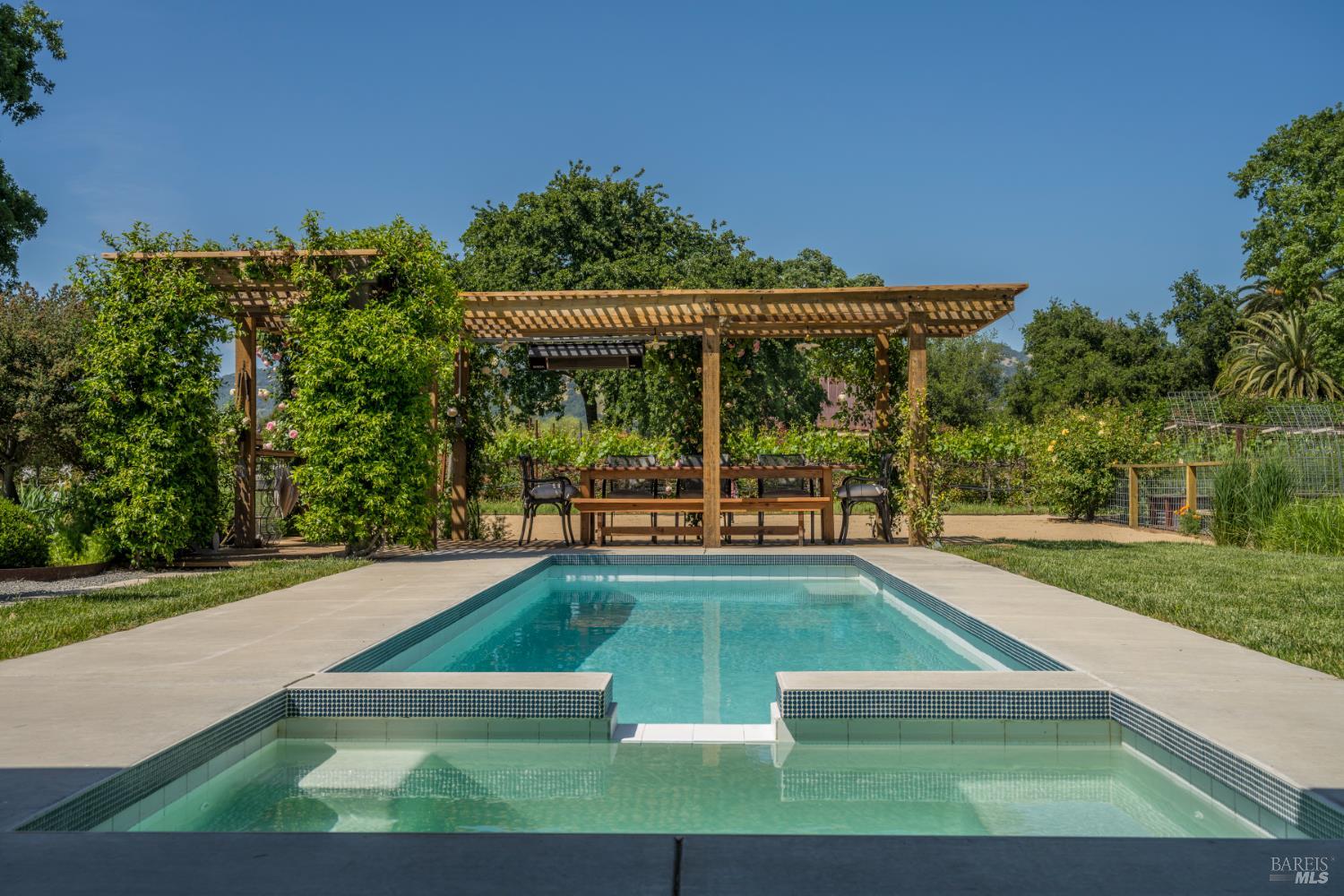 Detail Gallery Image 27 of 46 For 1030 E Macarthur St, Sonoma,  CA 95476 - 3 Beds | 4/1 Baths