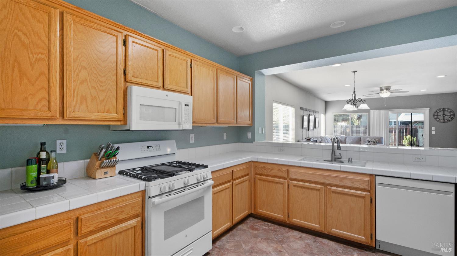 Detail Gallery Image 19 of 53 For 1300 Reeves Ct, Suisun City,  CA 94585 - 4 Beds | 2 Baths